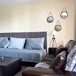 Slope Nest דירה