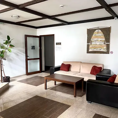 Slope Nest Apartment